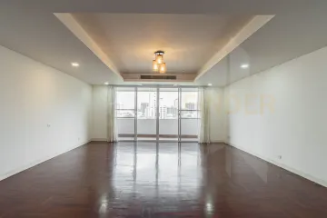 3 Bedroom Condo for rent in Oriental Towers, Khlong Tan Nuea, Bangkok near BTS Thong Lo