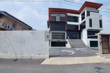 2 Bedroom Townhouse for sale in Tha Raeng, Bangkok