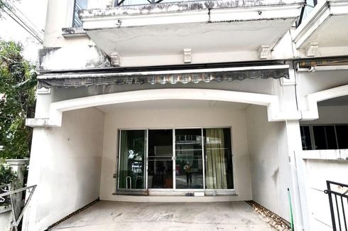 3 Bedroom Townhouse for sale in Baan Klang Muang The Paris Rama 9 - Ramkamhaeng, Hua Mak, Bangkok near Airport Rail Link Hua Mak