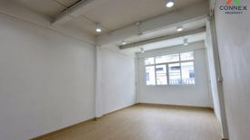 4 Bedroom Townhouse for rent in Thung Wat Don, Bangkok near BTS Sueksa Witthaya