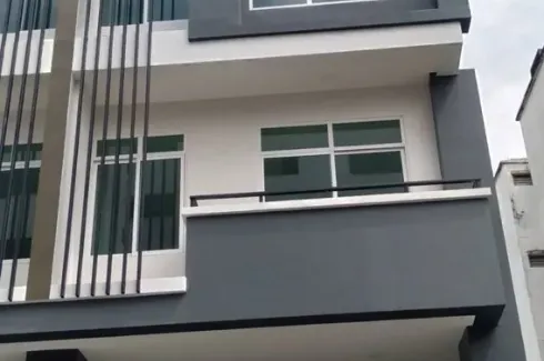 Office for rent in Ratchadakarn, Sam Sen Nok, Bangkok near MRT Ratchadaphisek