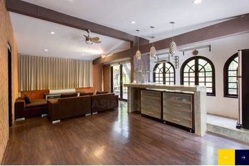 5 Bedroom Commercial for rent in Hua Mak, Bangkok near MRT Yaek Lam Sali