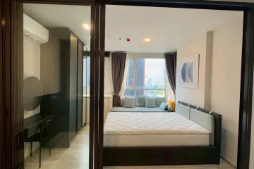 1 Bedroom Condo for rent in XT Huaikhwang, Din Daeng, Bangkok near MRT Huai Khwang