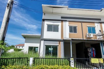 4 Bedroom Townhouse for sale in Lam Pla Thio, Bangkok