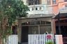 3 Bedroom Townhouse for sale in Krathum Lom, Nakhon Pathom