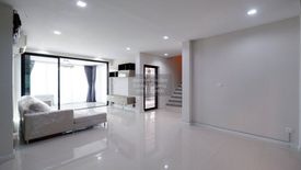 6 Bedroom House for rent in Prachathipat, Pathum Thani