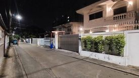 4 Bedroom House for rent in Sam Sen Nok, Bangkok near MRT Sutthisan