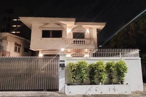 4 Bedroom House for rent in Sam Sen Nok, Bangkok near MRT Sutthisan