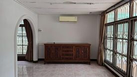 3 Bedroom House for rent in Huai Khwang, Bangkok near MRT Huai Khwang