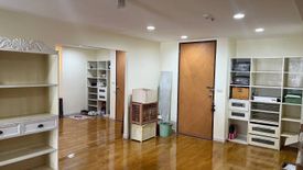 2 Bedroom Condo for rent in Nusa State Tower Condominium, Silom, Bangkok near BTS Surasak