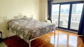 2 Bedroom Condo for rent in Nusa State Tower Condominium, Silom, Bangkok near BTS Surasak