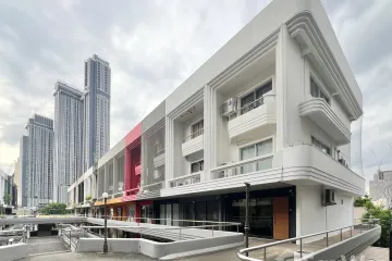 Office for sale in Park Avenue, Khlong Tan Nuea, Bangkok