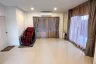 4 Bedroom House for sale in Centro Bangna-Wongwaen, Dokmai, Bangkok