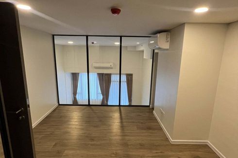 3 Bedroom Condo for sale in Landmark @MRTA Station, Bang Kapi, Bangkok near MRT Pradit Manutham