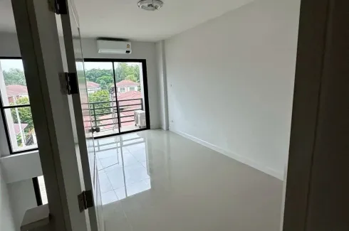 2 Bedroom Townhouse for sale in Ornsirin 14, Pa Phai, Chiang Mai