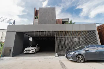 5 Bedroom House for sale in Lat Phrao, Bangkok