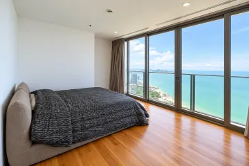4 Bedroom Condo for Sale or Rent in Na Kluea, Chonburi