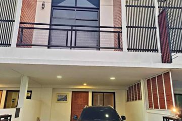 3 Bedroom Townhouse for sale in Si Kan, Bangkok