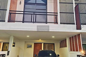 3 Bedroom Townhouse for sale in Si Kan, Bangkok