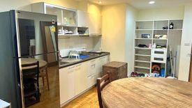 2 Bedroom Condo for rent in Nusa State Tower Condominium, Silom, Bangkok near BTS Surasak