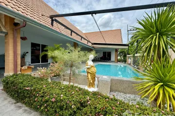 3 Bedroom Villa for sale in Dusita Lakeside Village 2, Thap Tai, Prachuap Khiri Khan