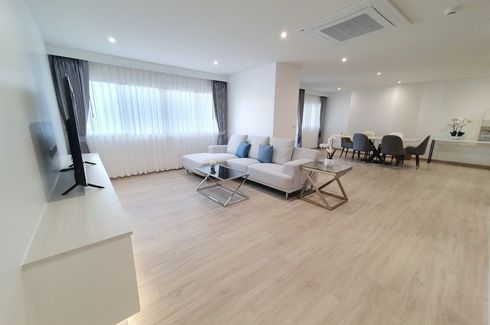 2 Bedroom Condo for sale in Silom, Bangkok near BTS Sala Daeng