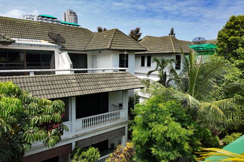 3 Bedroom Townhouse for sale in Baan Somprasong, Na Jomtien, Chonburi