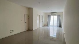 3 Bedroom Townhouse for rent in Baan Klang Mueng Suanluang, Dokmai, Bangkok