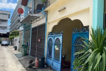 3 Bedroom House for sale in Chong Nonsi, Bangkok