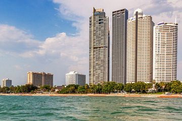 2 Bedroom Condo for sale in Zire Wongamat, Na Kluea, Chonburi