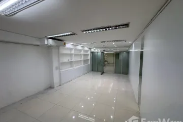 Commercial for rent in Suriyawong, Bangkok near BTS Chong Nonsi