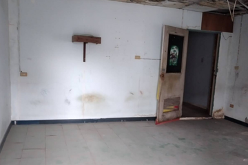 6 Bedroom House for sale in Khu Khot, Pathum Thani