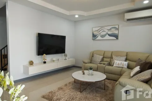 2 Bedroom Townhouse for rent in Ton Pao, Chiang Mai