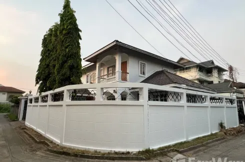 4 Bedroom House for rent in Bang Chak, Bangkok near BTS Punnawithi