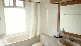 2 Bedroom Condo for rent in Newton Tower, Khlong Toei, Bangkok near BTS Nana