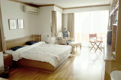 2 Bedroom Condo for rent in Newton Tower, Khlong Toei, Bangkok near BTS Nana