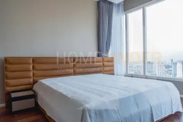 3 Bedroom Condo for rent in Wat Phraya Krai, Bangkok