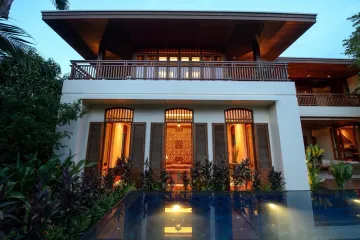 5 Bedroom House for sale in Khlong Toei Nuea, Bangkok near MRT Sukhumvit