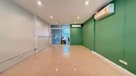3 Bedroom Office for rent in Khlong Tan, Bangkok