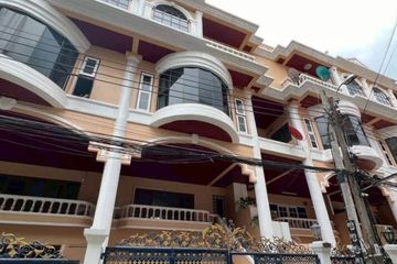 5 Bedroom Townhouse for rent in Khlong Tan Nuea, Bangkok