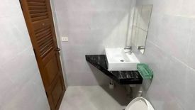 5 Bedroom Townhouse for rent in Khlong Tan Nuea, Bangkok