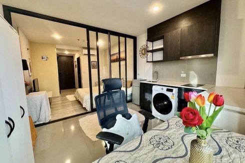 1 Bedroom Condo for rent in XT Huaikhwang, Din Daeng, Bangkok near MRT Huai Khwang