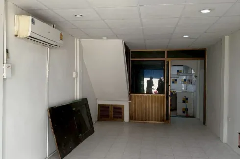 3 Bedroom Townhouse for rent in Bang Kho Laem, Bangkok