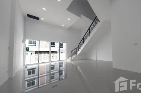 4 Bedroom Townhouse for sale in Lat Phrao, Bangkok