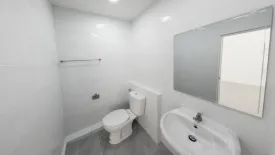 4 Bedroom Townhouse for sale in Lat Phrao, Bangkok