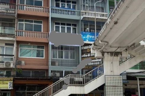 2 Bedroom Townhouse for sale in Lat Phrao, Bangkok