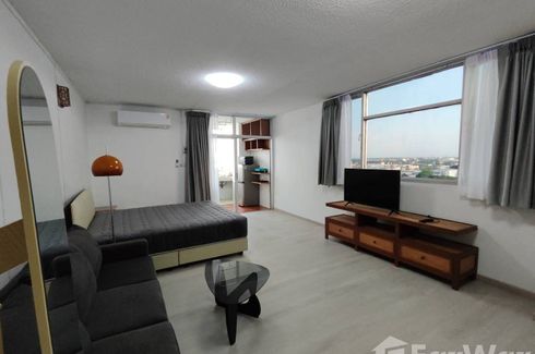 Condo for rent in SR Condo Complex, Nong Pa Khrang, Chiang Mai