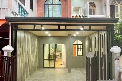 2 Bedroom Townhouse for sale in Khan Na Yao, Bangkok near MRT Nom Klao