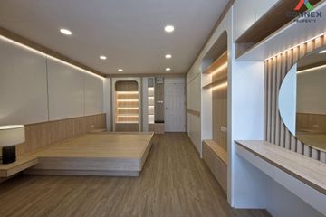 1 Bedroom Condo for sale in Family Town, Sam Sen Nai, Bangkok near BTS Saphan Kwai