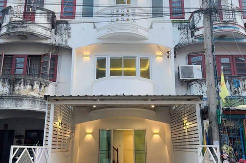 3 Bedroom Townhouse for sale in Om Noi, Samut Sakhon